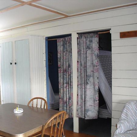 מלון Gore Bay Lake Wolsey Cabins מראה חיצוני תמונה