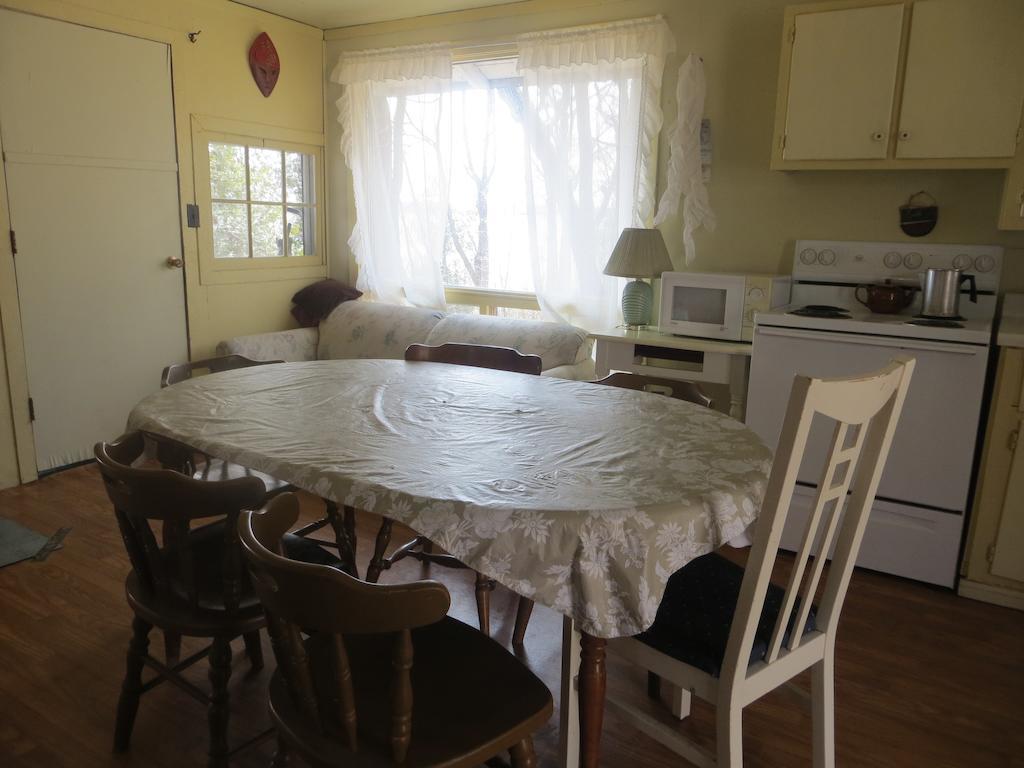 מלון Gore Bay Lake Wolsey Cabins חדר תמונה