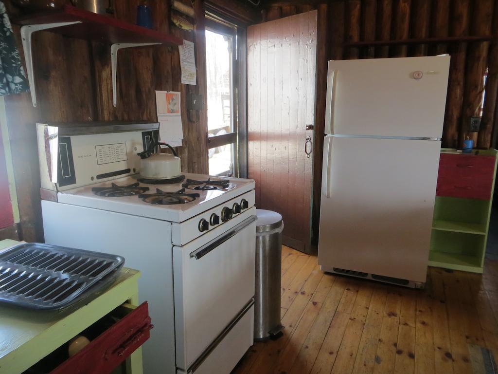 מלון Gore Bay Lake Wolsey Cabins מראה חיצוני תמונה