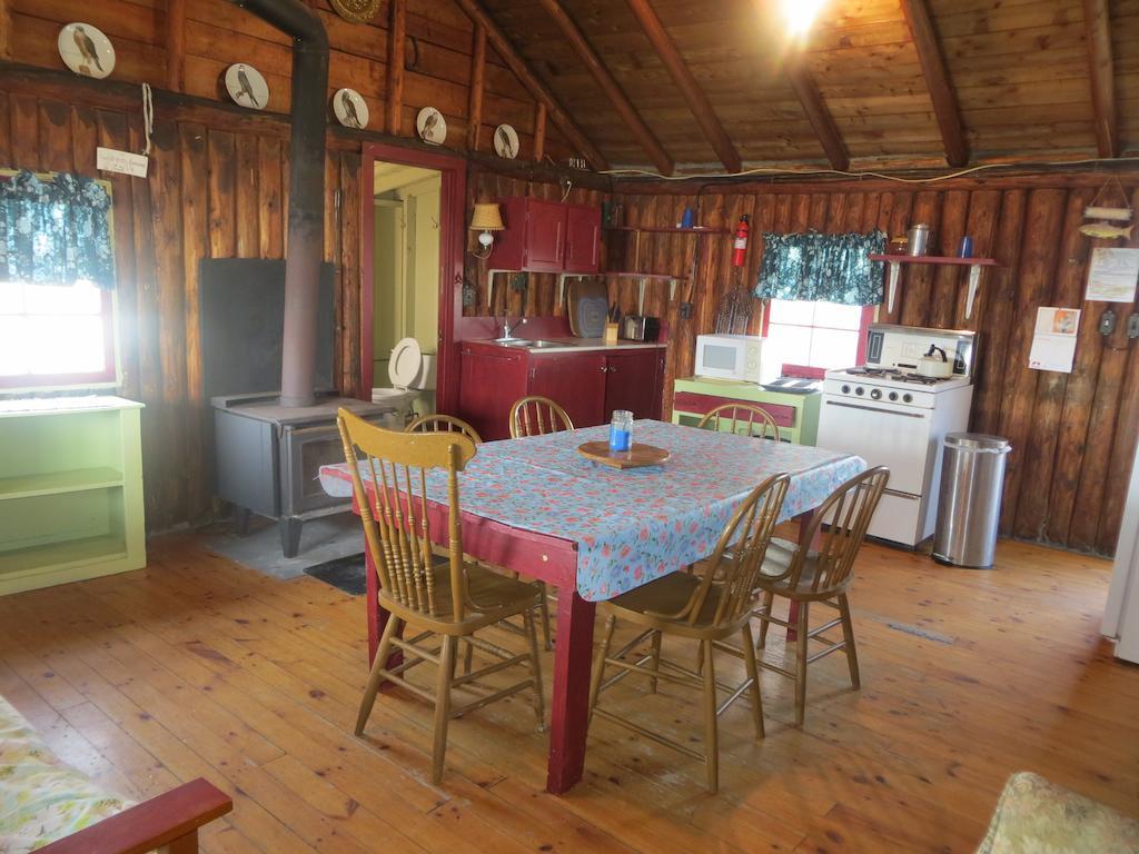 מלון Gore Bay Lake Wolsey Cabins מראה חיצוני תמונה