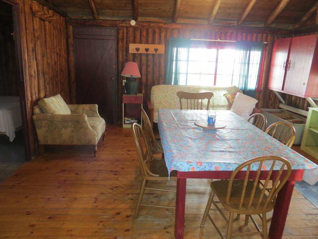 מלון Gore Bay Lake Wolsey Cabins מראה חיצוני תמונה
