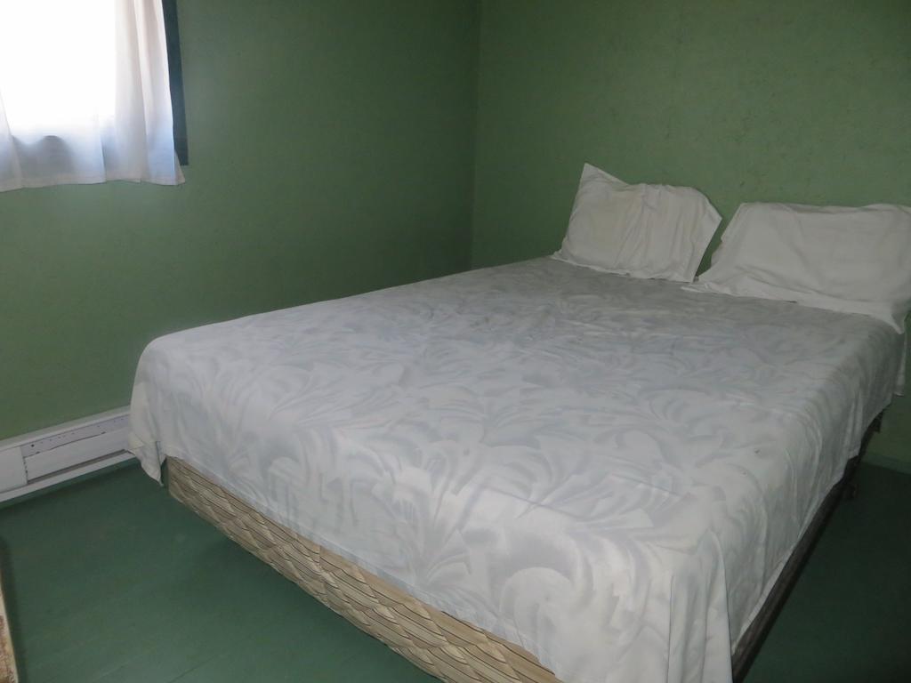 מלון Gore Bay Lake Wolsey Cabins חדר תמונה