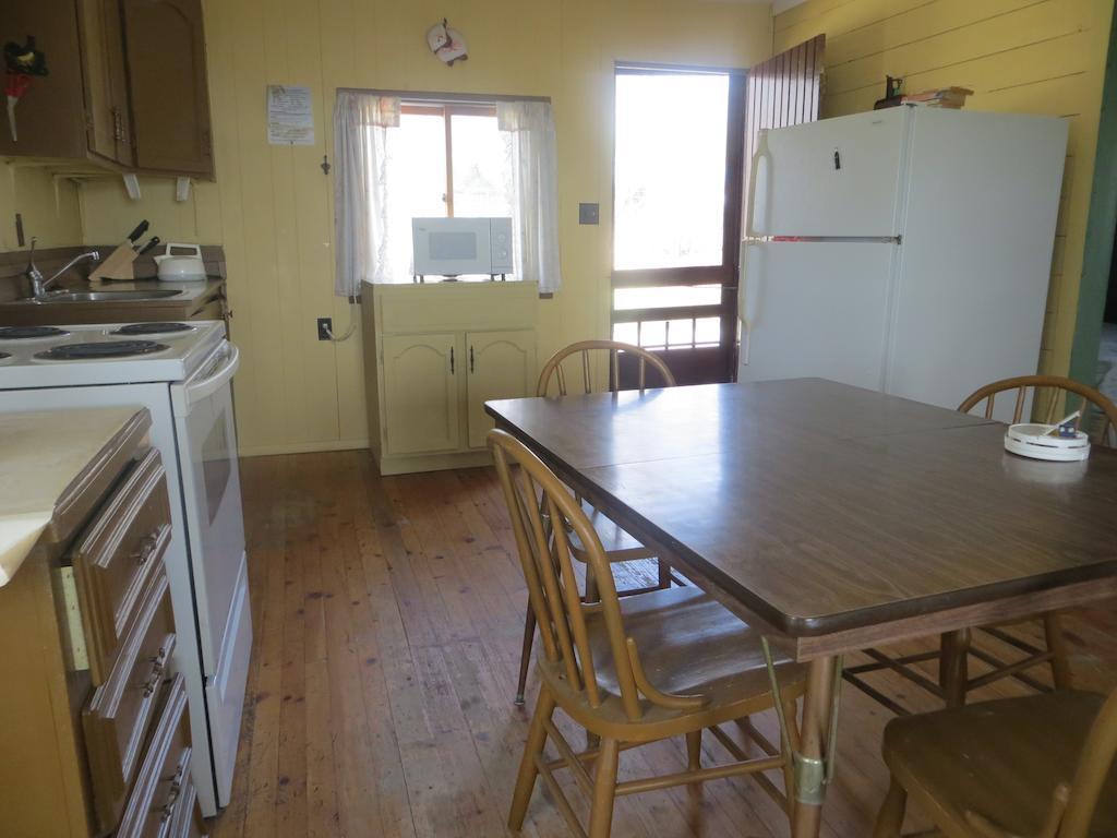 מלון Gore Bay Lake Wolsey Cabins חדר תמונה