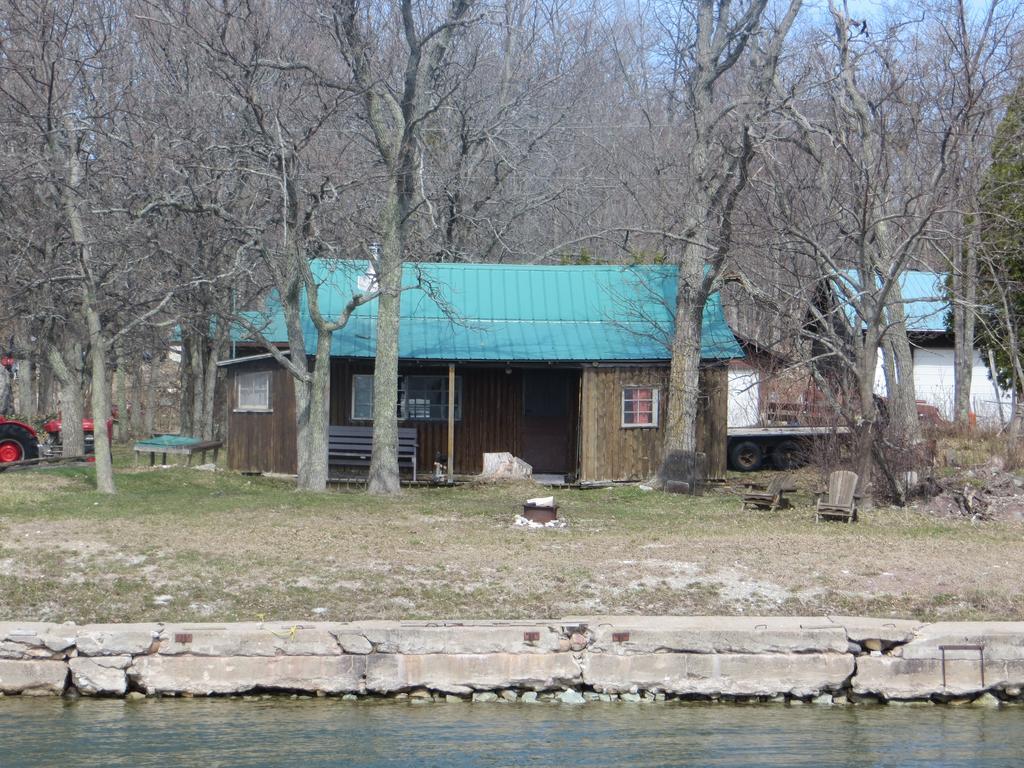 מלון Gore Bay Lake Wolsey Cabins מראה חיצוני תמונה